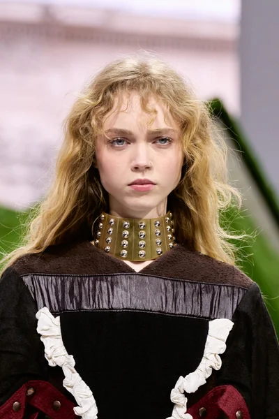Look 8